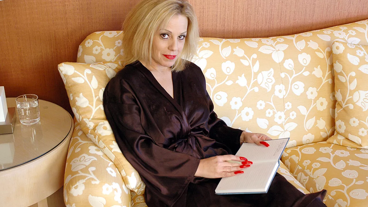 Blonde Sammy Sparks Fucking in the Hotel with Her Piercings