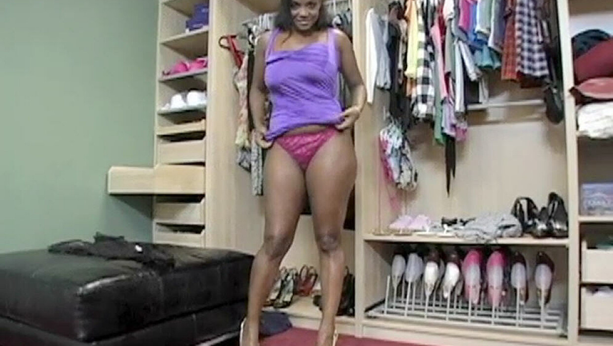 Sinnamon Love Fucking with Her Tits